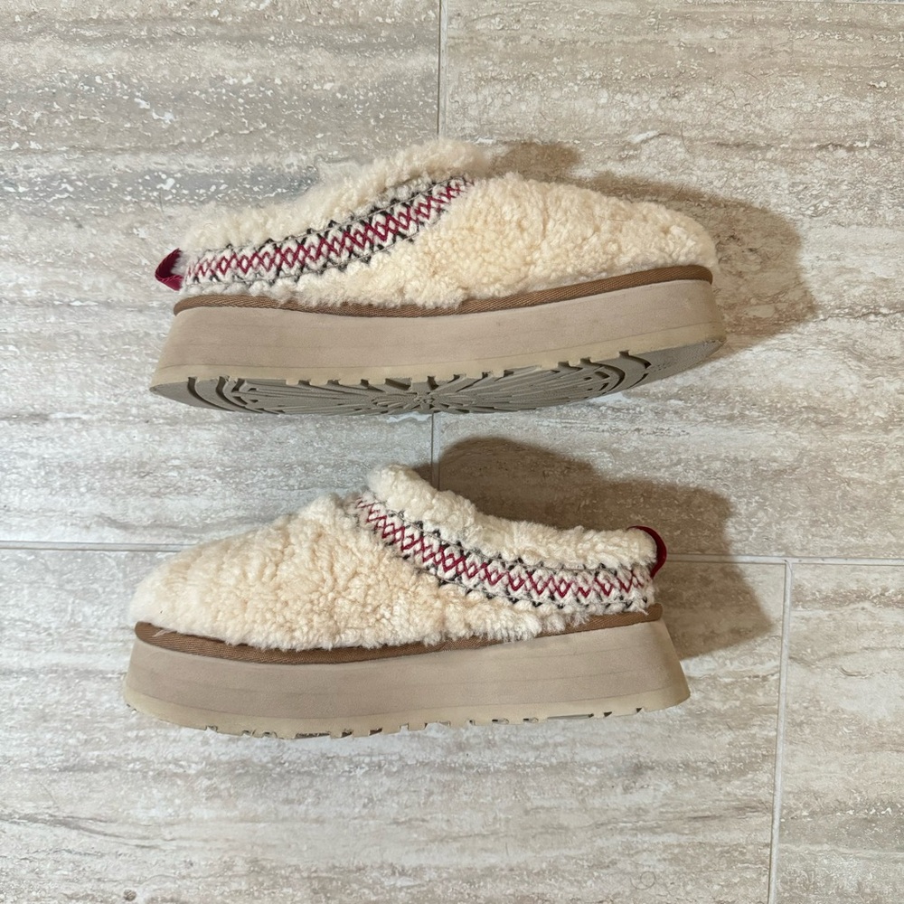 UGG Cream Sherpa Slip-On Slippers with Red Accent